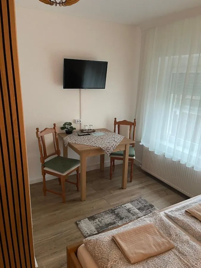 Airport Jazmin Guesthouse Vecsés Ungarn