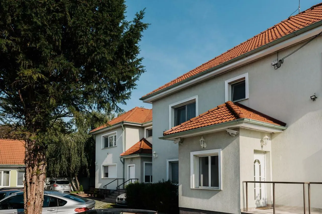 Airport Jazmin Guesthouse Vecsés 0*,