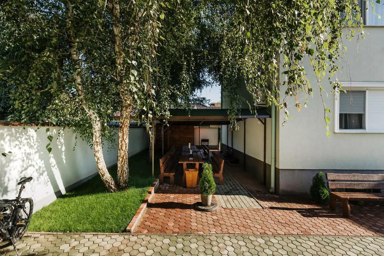 Gæstehus Airport Jazmin Guesthouse Vecsés