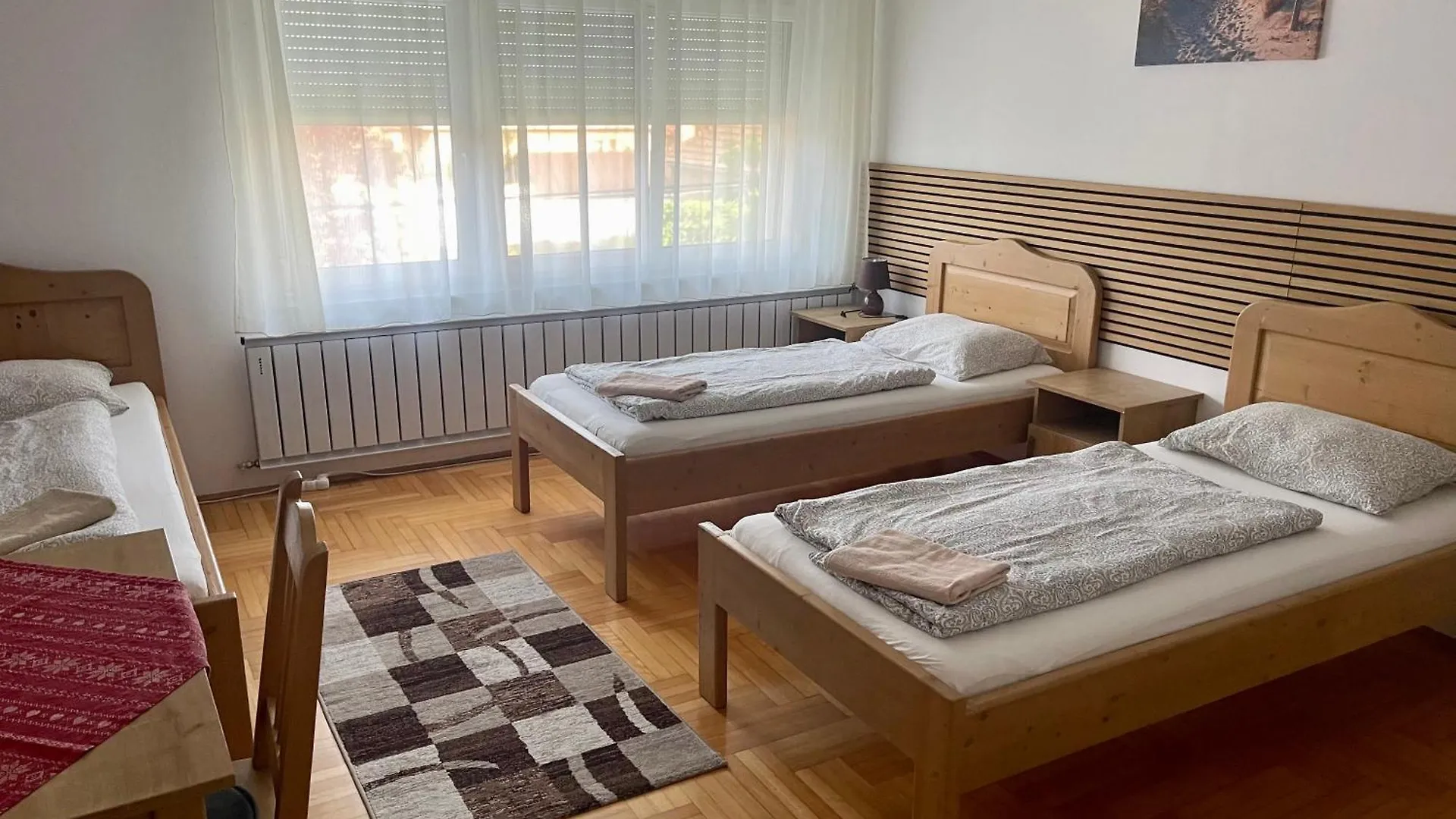 וסס Airport Jazmin Guesthouse 0*,  הונגריה